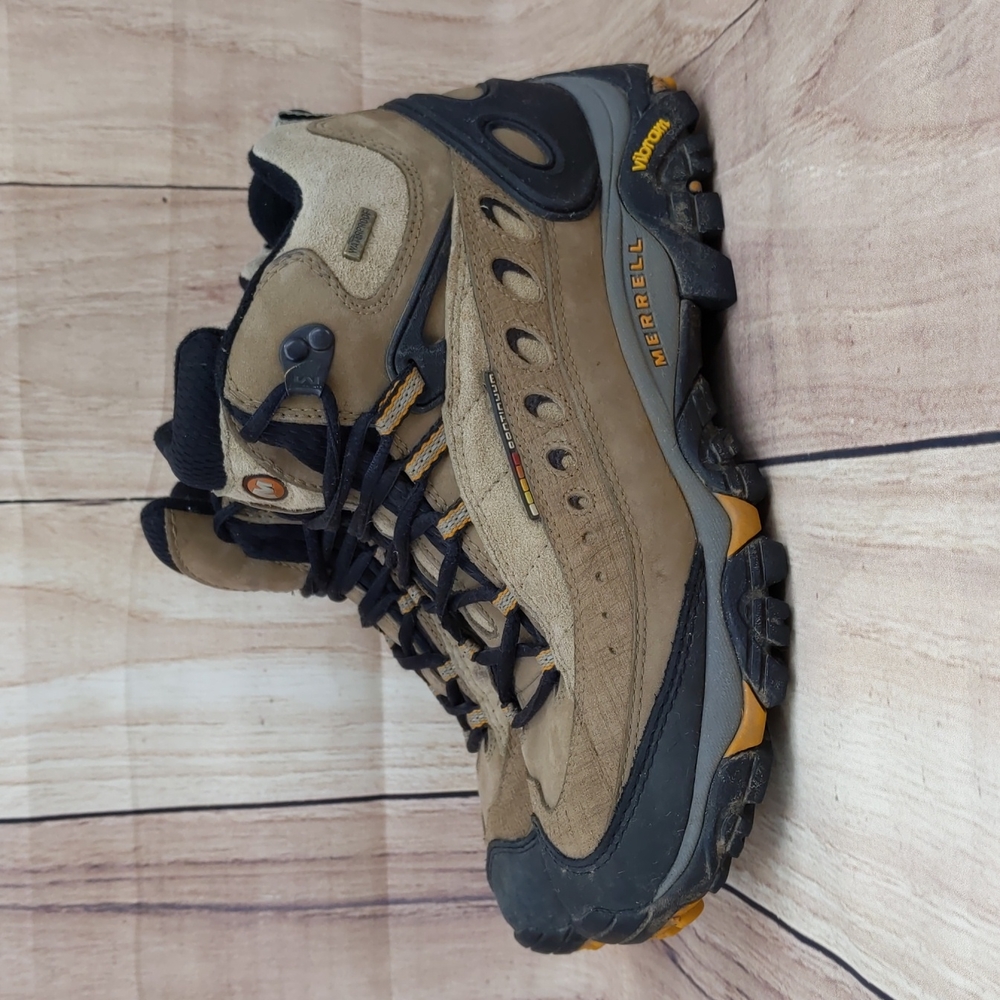 MERRELL Pulse II Waterproof Mid Hiking Boots Tan/Black Women's Size 9
